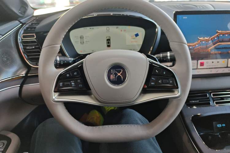 Used BYD Han 2025 EV with 701 km of Laser Radar-Enabled Intelligent Driving
