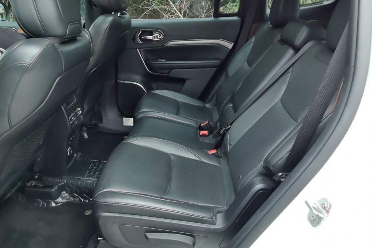 Used Jeep Commander 2018 2.0T Two-Wheel Drive Enjoy Edition China V