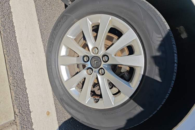 Used Citroen C5 2014 2.0L Automatic Luxury Edition Right Front Wheel Hub