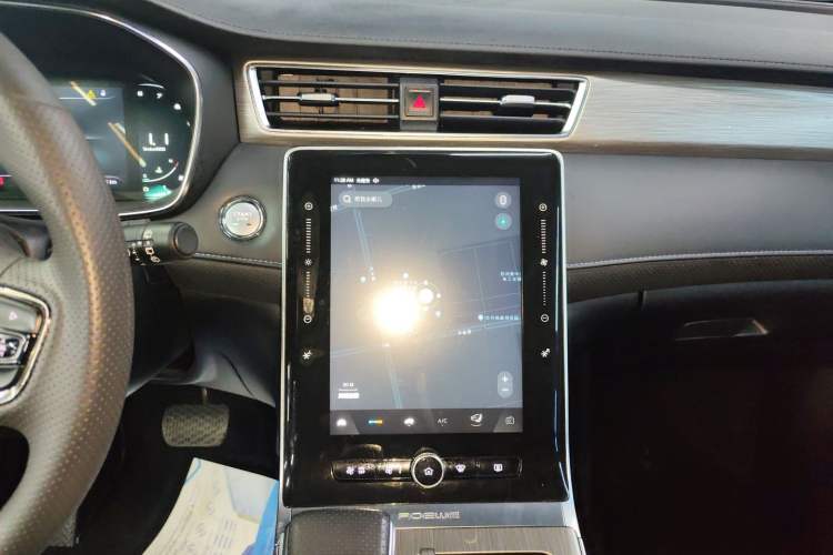 Used Roewe RX5 2023 PLUS 330TGI Automatic Trendsetting Smart Edition Audio And AC Panel