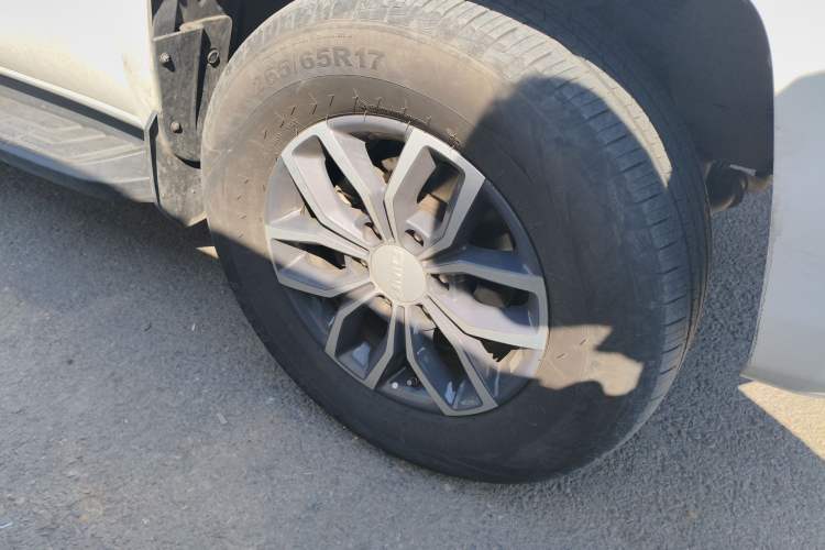 Used JMC Yuhu 7 2023 2.0T Automatic Diesel 4x4 Comfort Version Standard Wheelbase
