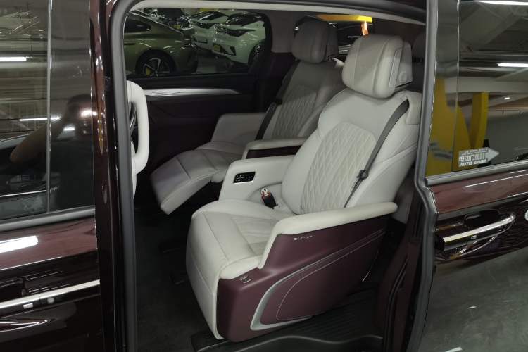 Used Buick GL8 2021 Avenir Aivia Six-Seat Luxury Edition