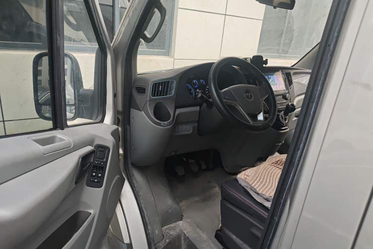 Used Foton Toano 2021 2.0T Manual Tongtu Short Wheelbase Mid-Height 5/6-Seater 4F20TC3 Driver Seat