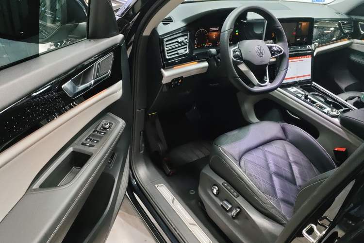 Used Volkswagen Teramont 2021 530 V6 All-Wheel Drive Prestige Flagship Edition Driver Seat