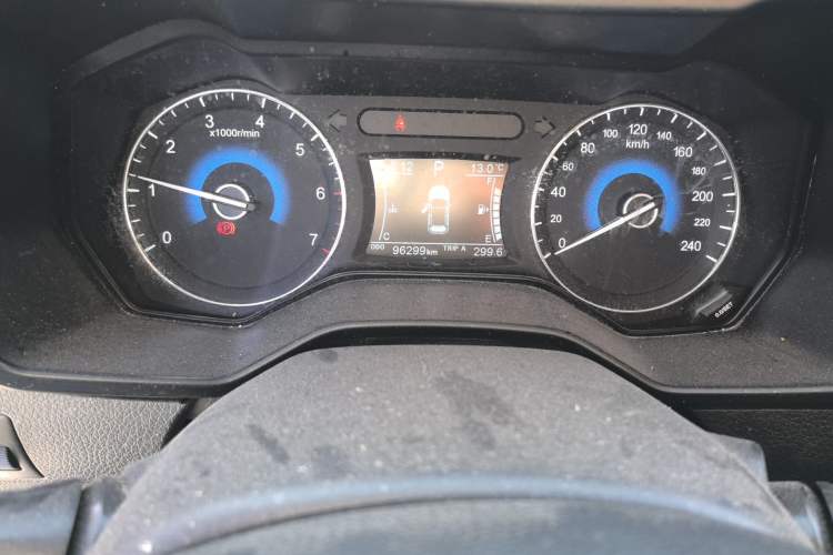 Used Dongfeng Fengon 580 2016 Revised Version 1.5T CVT Luxury Edition Odometer Close Up