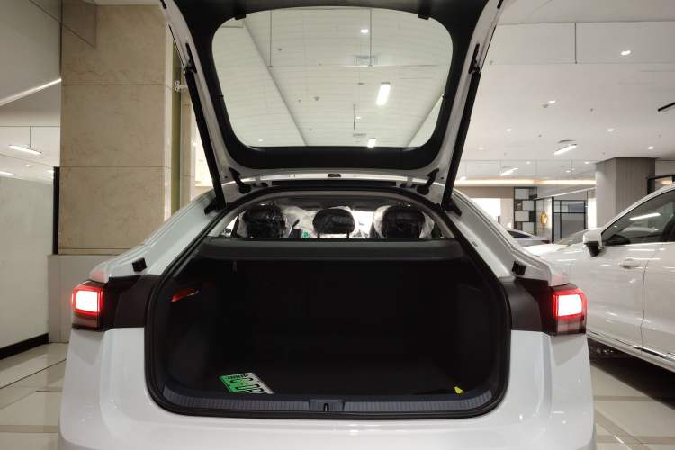 Used Volkswagen ID.7 VIZZION 2024 AIR model
