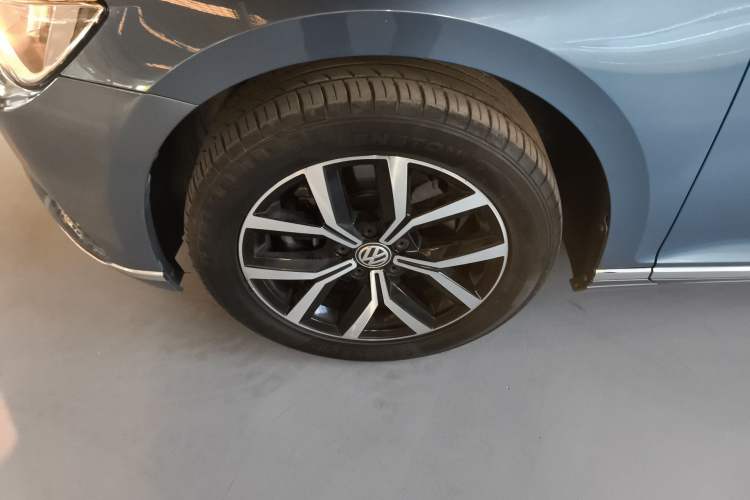 Used Volkswagen Variant 2018 380TSI Two-Wheel Drive Comfort Edition
