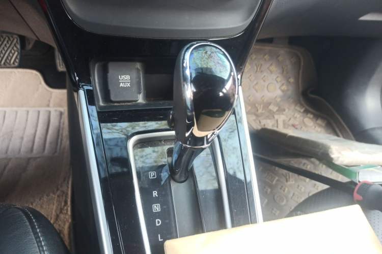 Used Nissan Sylphy 2016 1.6 XL CVT Luxury Edition Gear Lever