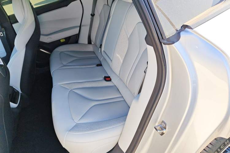 Used XPeng P7 2025 Model—702 Long Range Ultra Left Rear Seat