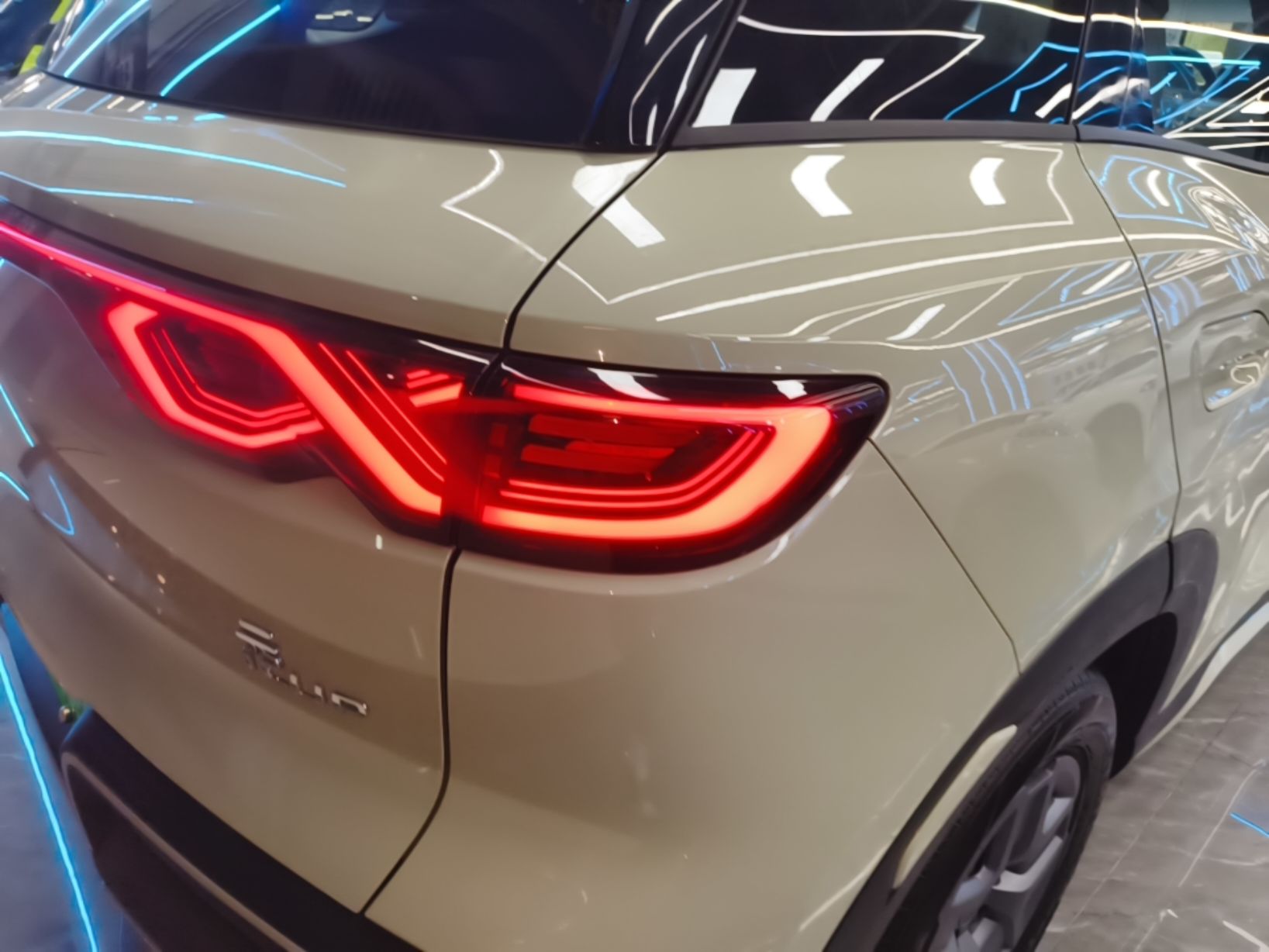 BYD Yuan UP 2025 Model 301KM Leading Version — снимка 9