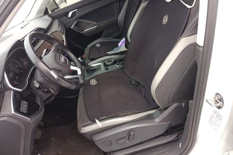 Used Audi Q3 2022 35 TFSI Fashion Dynamic Model
