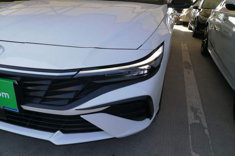 Used Hyundai Elantra 2023 1.5L CVT LUX Prestige Edition