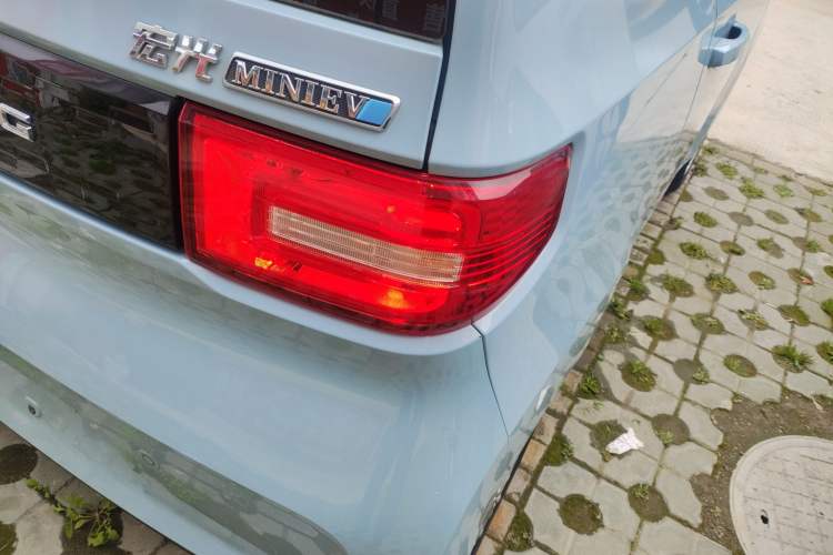 Used Wuling Hongguang MINIEV 2020 Freedom Version Lithium Iron Phosphate Right Rear Taillight