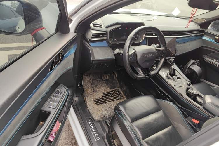 Used Lynk & Co 05 EM-P 2021 1.5TD PHEV HALO Driver Seat