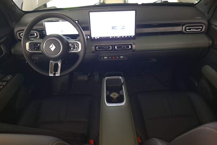 Used Baojun Spark EUV 2026 301km Flagship Edition Center Console