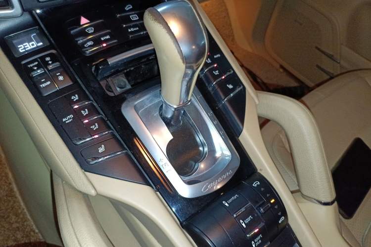 Used Porsche Cayenne E-Hybrid 2015 Cayenne S E-Hybrid 3.0T Gear Lever