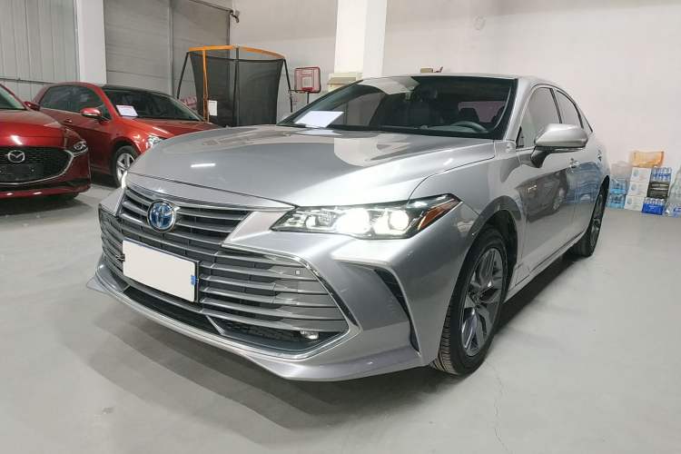 Used Toyota Avalon 2019 Dual-Engine 2.5L Luxury Edition China VI Standard