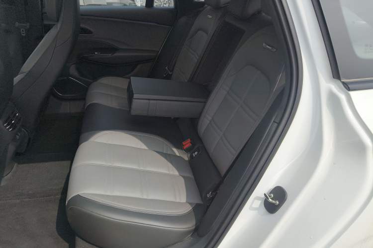 Used Hongqi EH7 2024 690 Pro Left Rear Seat