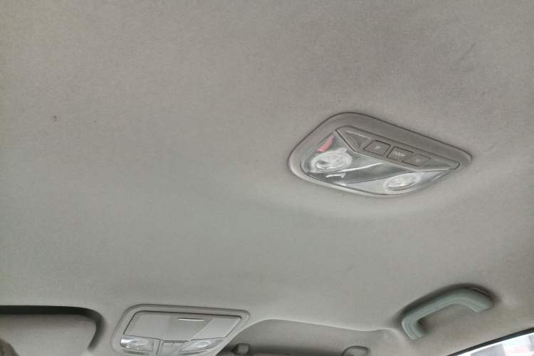 Used Geely Auto Emgrand 2016 Sedan 1.5L Manual Luxury Model Headliner