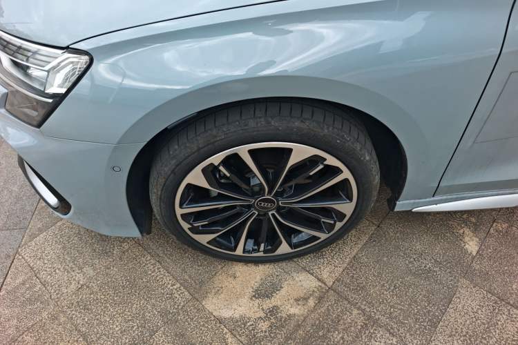 Used Audi A3 2025 A3L Limousine 35TFSI Prestige Edition + Luxury Selection Package Left Front Wheel Hub