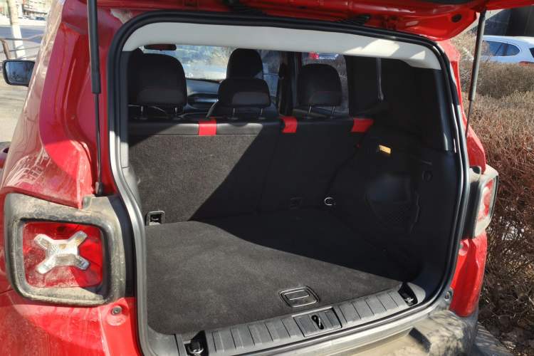 Used Jeep Renegade 2017 180T Automatic High-Energy Version
