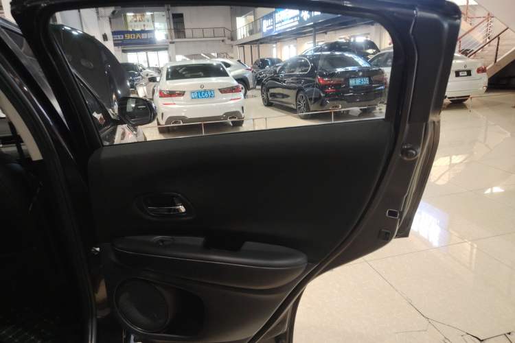 Used Honda Vezel 2017 1.8L CVT Front-Wheel Drive Pioneer Edition