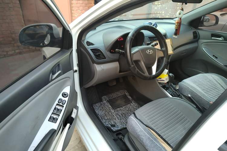 Used Hyundai Verna (older generation) 2014 1.4L Automatic Smart GLS
