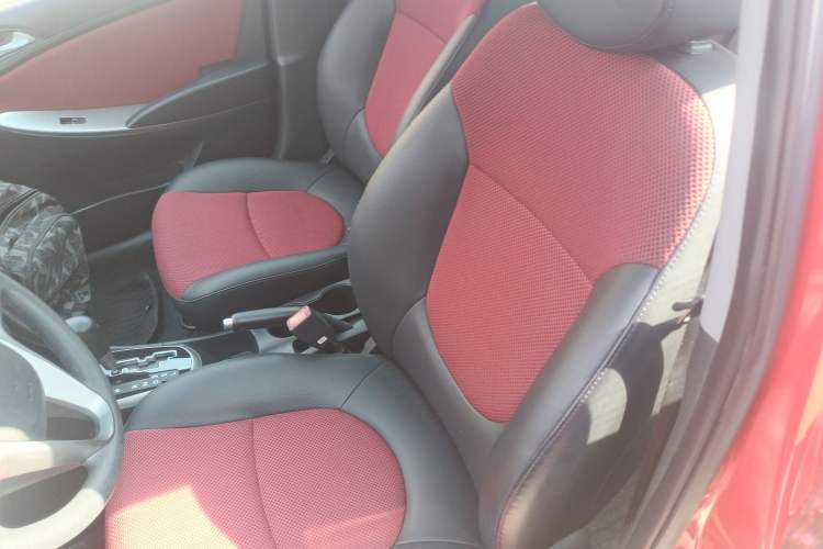 Used Hyundai Verna Ray 2014 1.4L Automatic GLX
