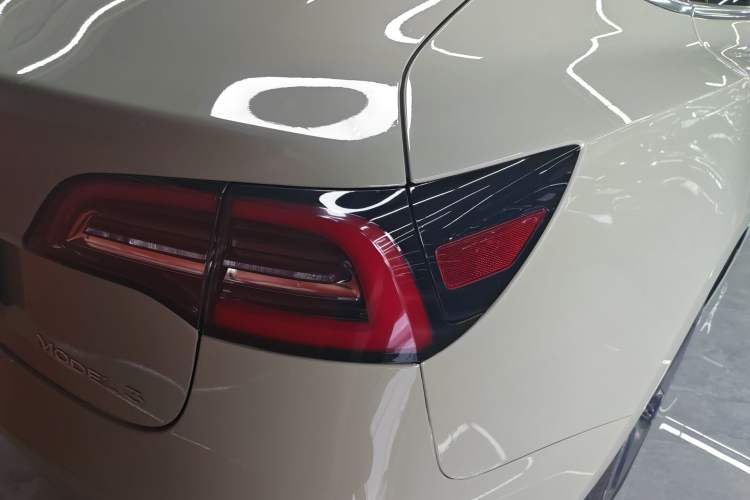 Used Tesla Model 3 2019 Standard Range Rear-Drive Upgraded Version Exterior 3