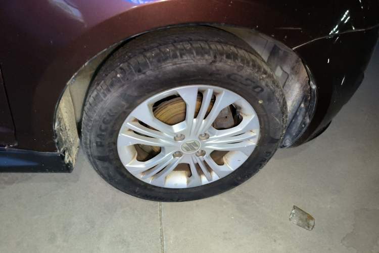 Used Suzuki Swift 2013 1.5L Manual Standard Edition Right Front Wheel Hub