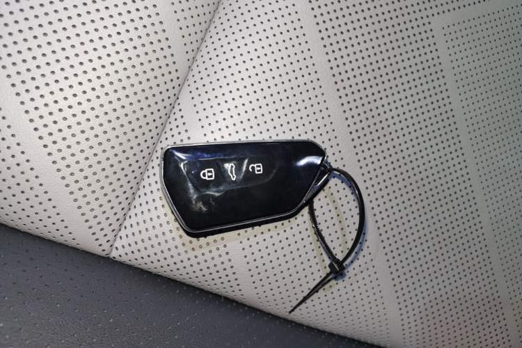 Used Volkswagen Golf 2025 300TSI R-Line