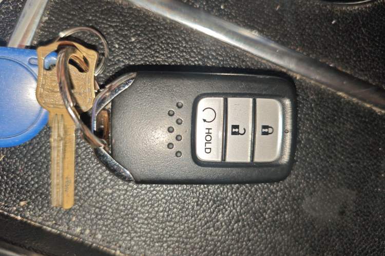 Used Honda CR-V 2019 240TURBO CVT 2WD Fashion Edition China V Vehicle Key