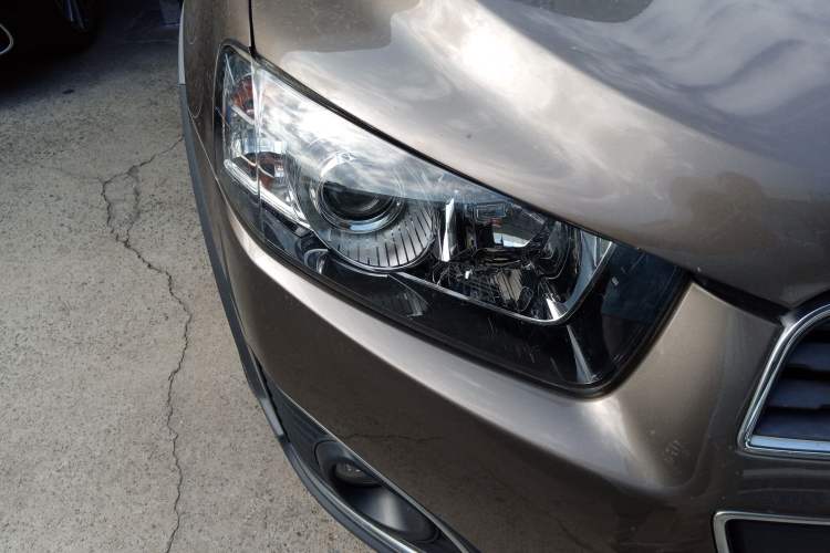 Used Chevrolet Captiva 2015 2.4L 4x4 Flagship Edition 7-Seater Right Front Headlight