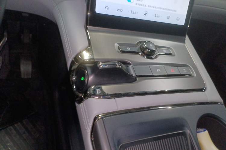 Used Nio ES6 2020 430 km Signature Edition Gear Lever