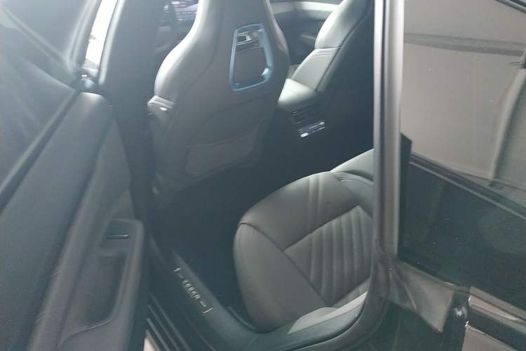 Used Zeekr 001 2024 YOU Edition 100 kWh All-Wheel Drive Left Rear Seat