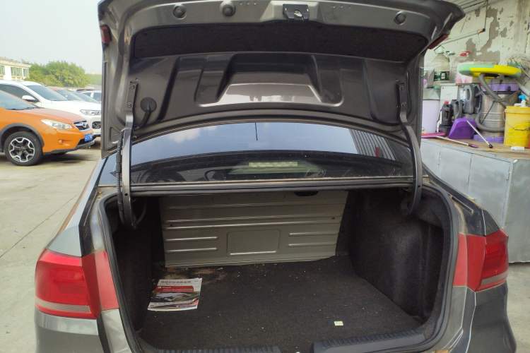 Used Volkswagen Santana 2013 1.6L Automatic Comfort Edition