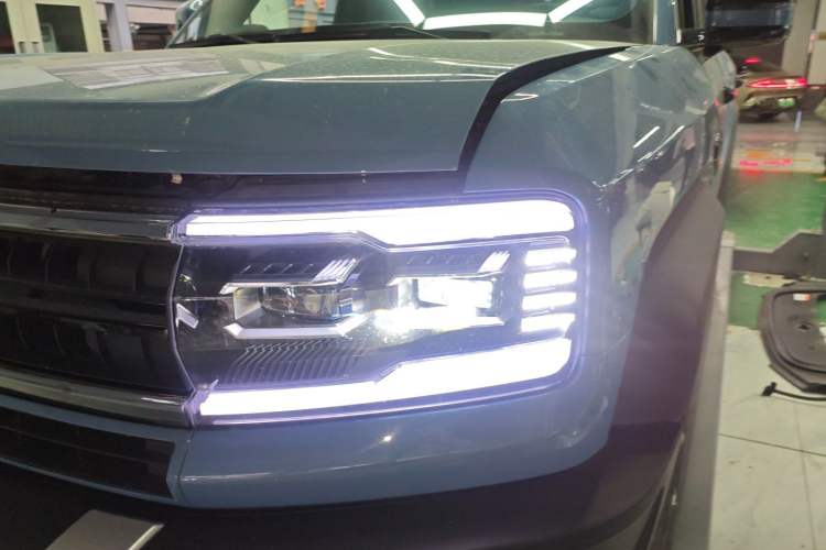 Used Formula Leopard Leopard 5 2023 Navigator Edition