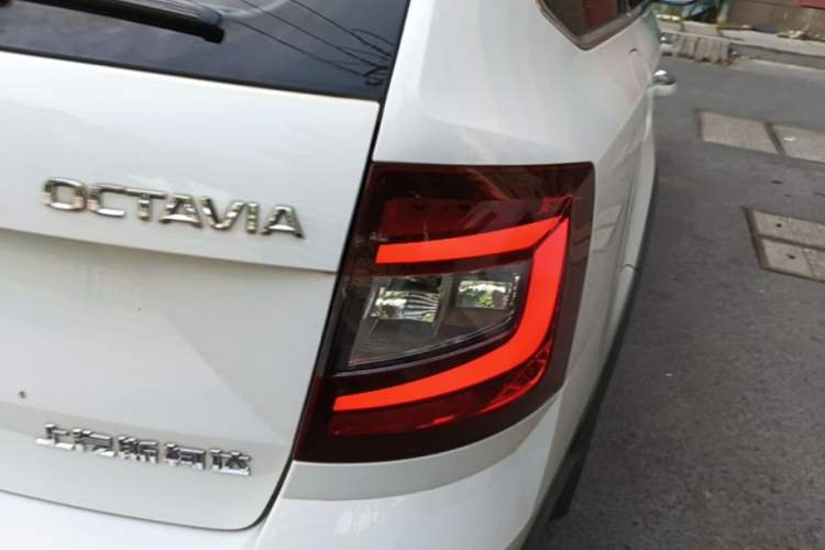 Used Skoda Octavia 2019 TSI230 DSG Luxury Edition Station Wagon China V Standard