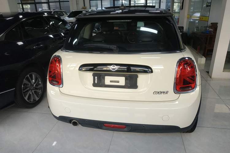 Used MINI 2018 1.5T COOPER Artist