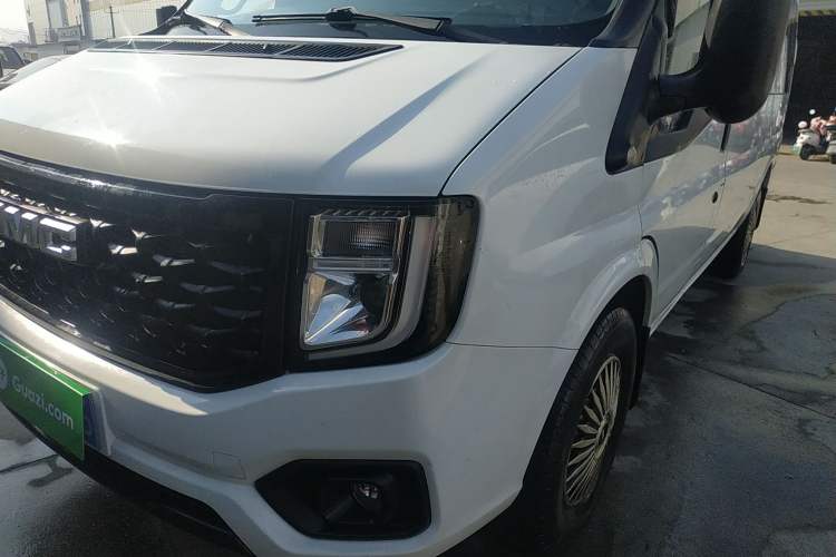 Used JMC Fushun 2022 2.0T Manual Multi-Function Passenger Vehicle Mid-Range High Roof 6-7 Seats
