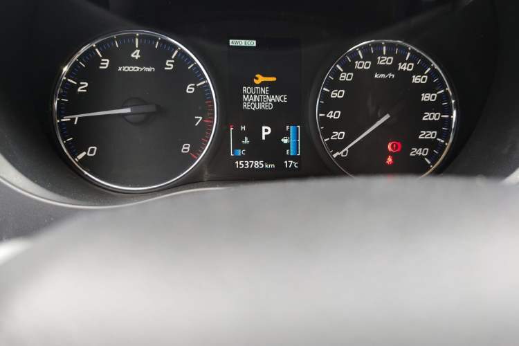 Used Mitsubishi Outlander 2013 2.4L Four-Wheel Drive Luxury Navigation Version 7 Seats