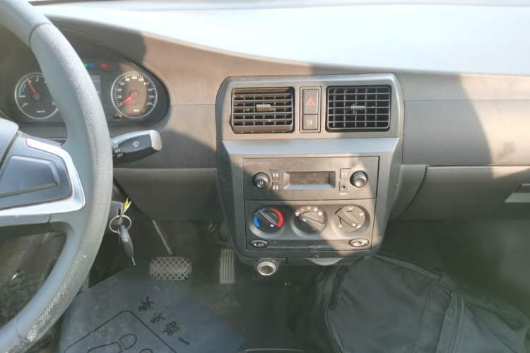 Used Wuling Rongguang EV 2020 Basic Version 7-Seater 300 km
