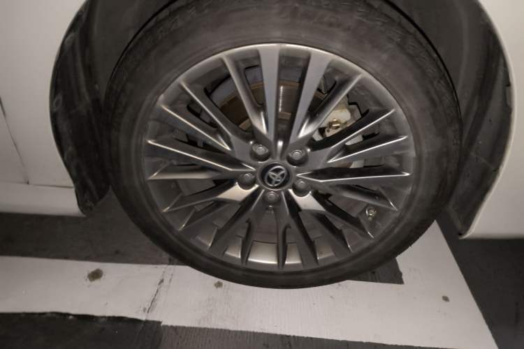 Used Toyota Camry 2019 Dual-Engine 2.5 HG Luxury Edition China VI Standard