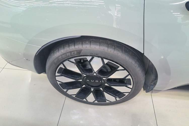 Used Audi E5 Sportback 2026 Flagship Quattro Model Right Rear Wheel Hub