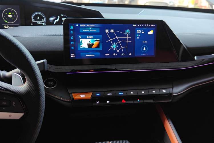 Used CHANGAN UNI-V 2022 1.5T Prestige Version Audio And AC Panel