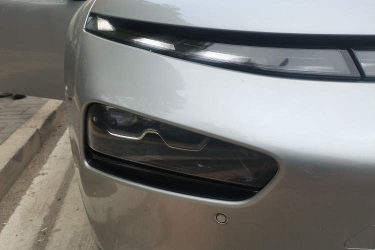 Used XPeng P7 2020 586N Right Front Headlight