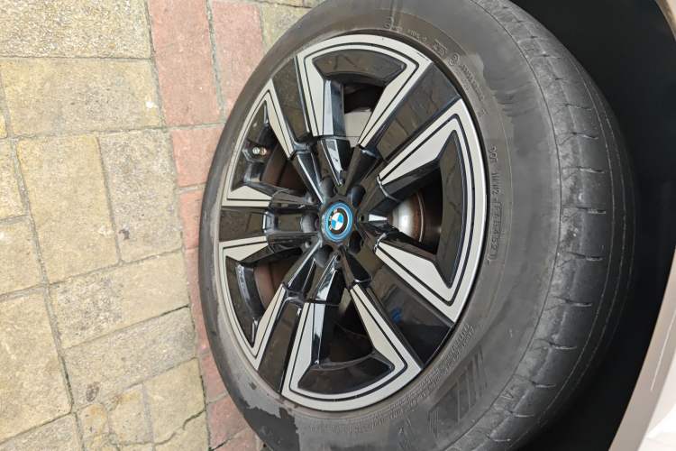 Used BMW iX3 2022 Leading Model Right Front Wheel Hub