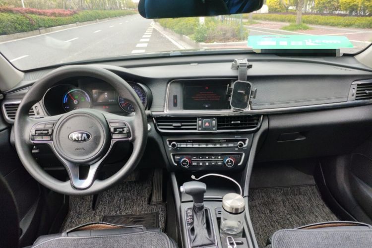 Used Kia K5 2016 2.0L Hybrid GLS Center Console