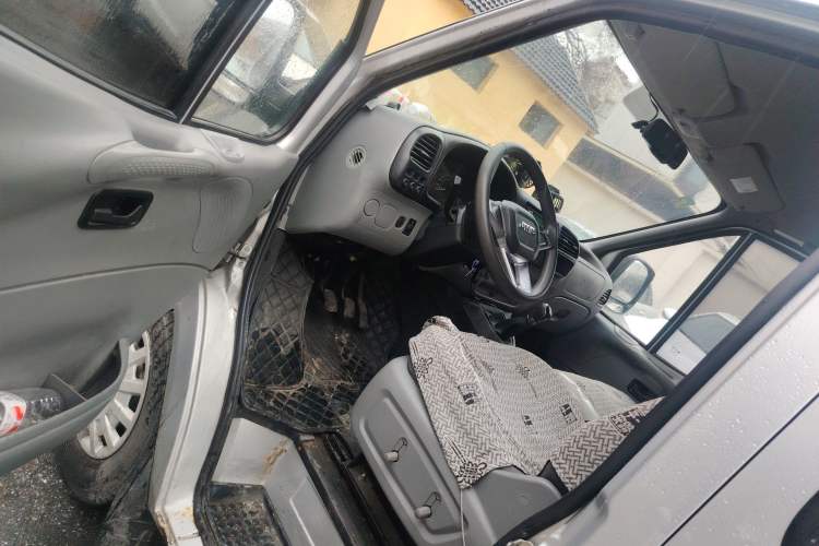 Used JMC Transit 2017 2.8T Commercial Version Short Wheelbase Mid-Roof 6/7/8-Seater JX493