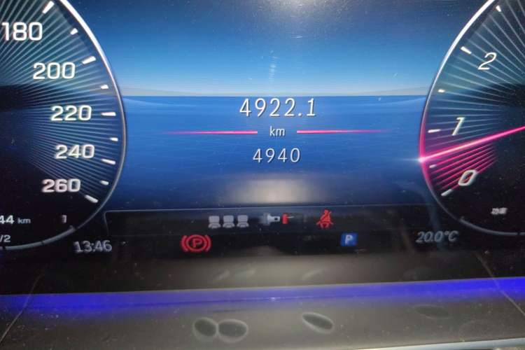 Used Mercedes-Benz GLE 2025-Year Restyled GLE 350 4MATIC Dynamic Edition Odometer Close Up